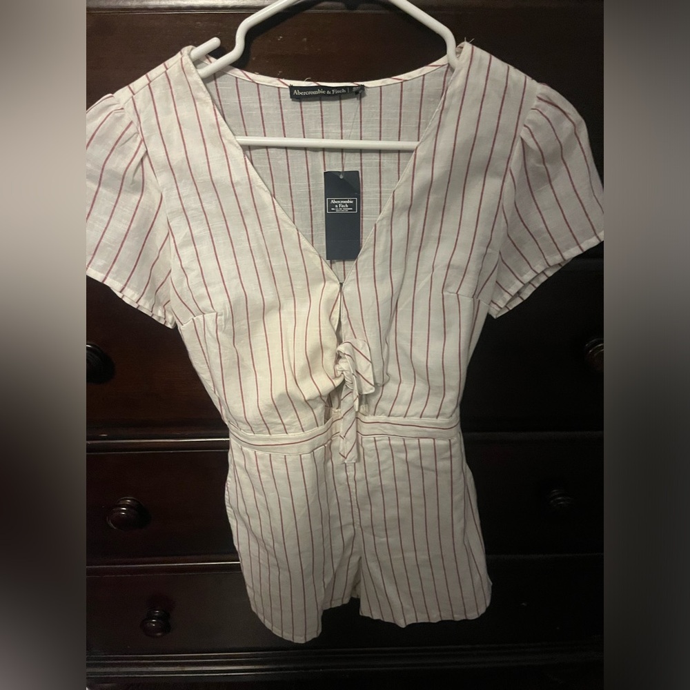 Abercrombie and Fitch romper new with tags size, small color, white, and red